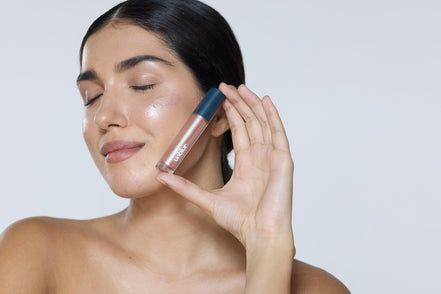 Soft Focus Radiant Highlighter - Champagne Light - Unblurbeauty